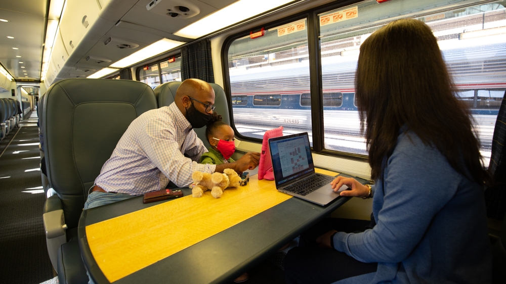 Family traveling on AmTrak